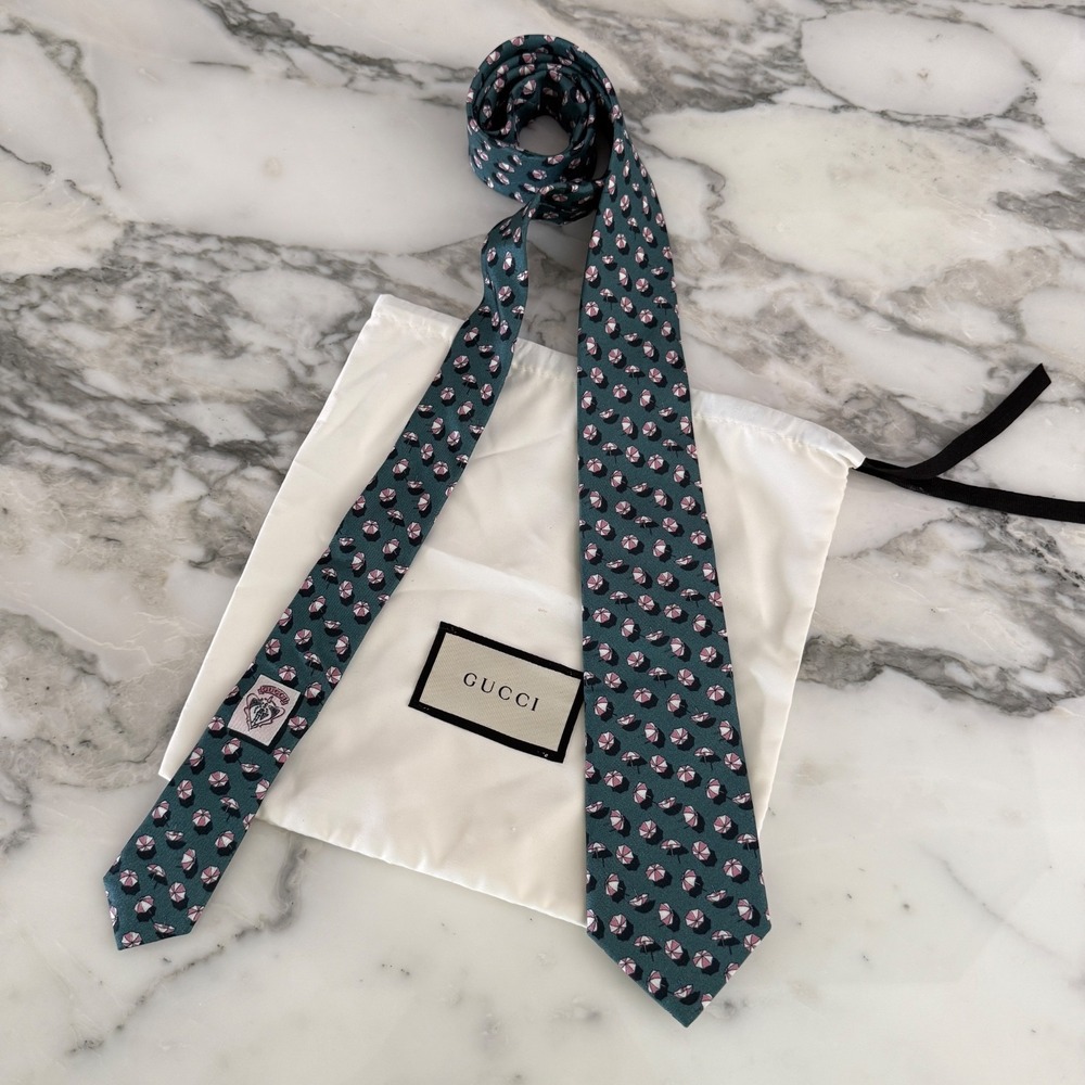 Gucci‎ Necktie Tie 100% Silk Green Umbrella Pattern 3.2 inches New
